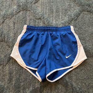 Nike Girls Tempo shorts size XS